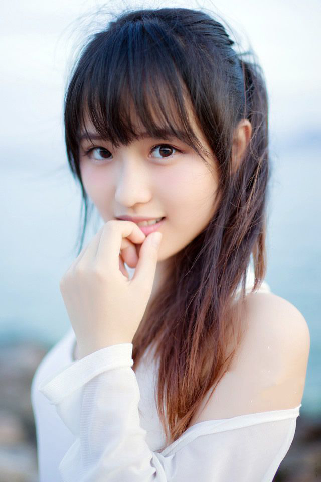 “以士元的性格，恐怕不日便会打来，江州新定，人心不稳，我需在此坐镇，同时请严颜将军联络昔日部将，说降巴郡各城，幼常，我意让你秘密潜入成都，暗中联络成都世家，想办法挑拨成都世家！”诸葛亮看向马谡，一边在地图上勾勒，一边沉声道。